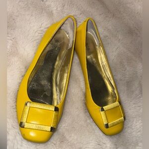 BCBGeneration Bright Yellow Ballet Flats 🌵6/36